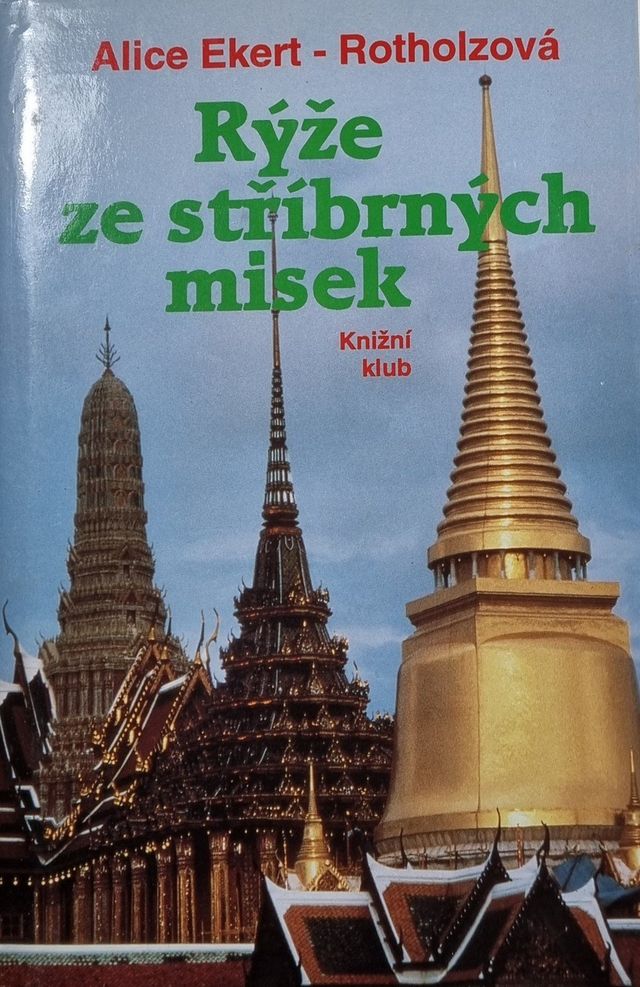 Rýže ze stříbrných misek